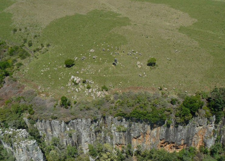 Identity on the Rocks The Voortrekker Monument, the Mpumalanga stone