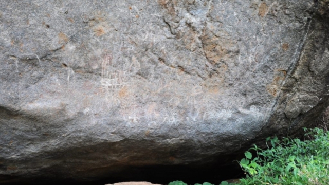 Komuge rock art